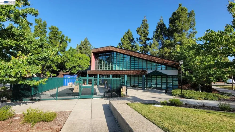 277 Hackamore Cmn Fremont, CA 94539