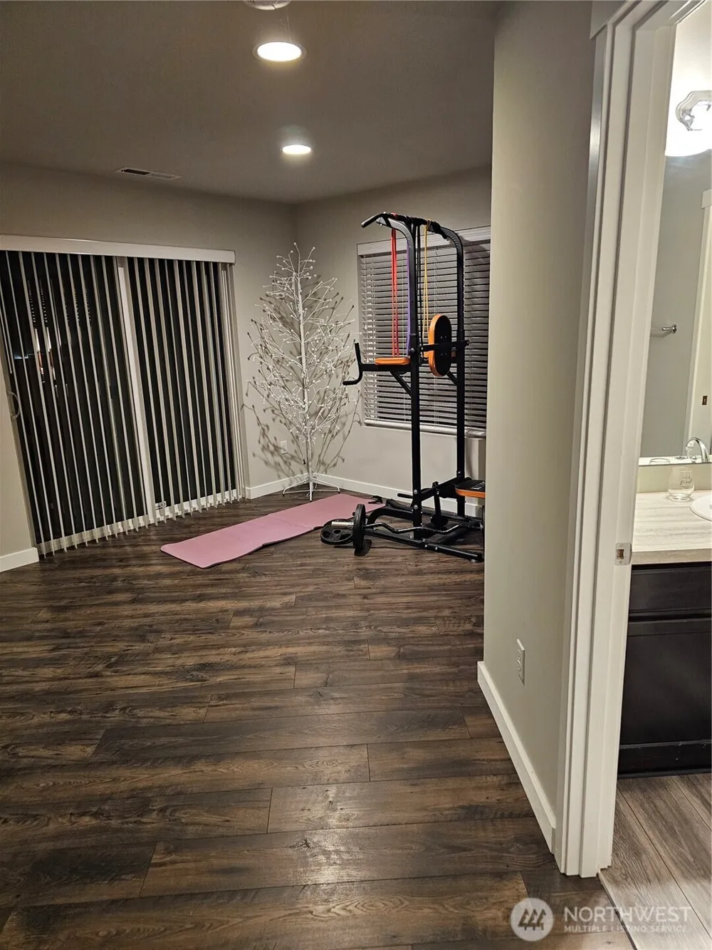 34012 13th Court SW Federal Way, WA 98023