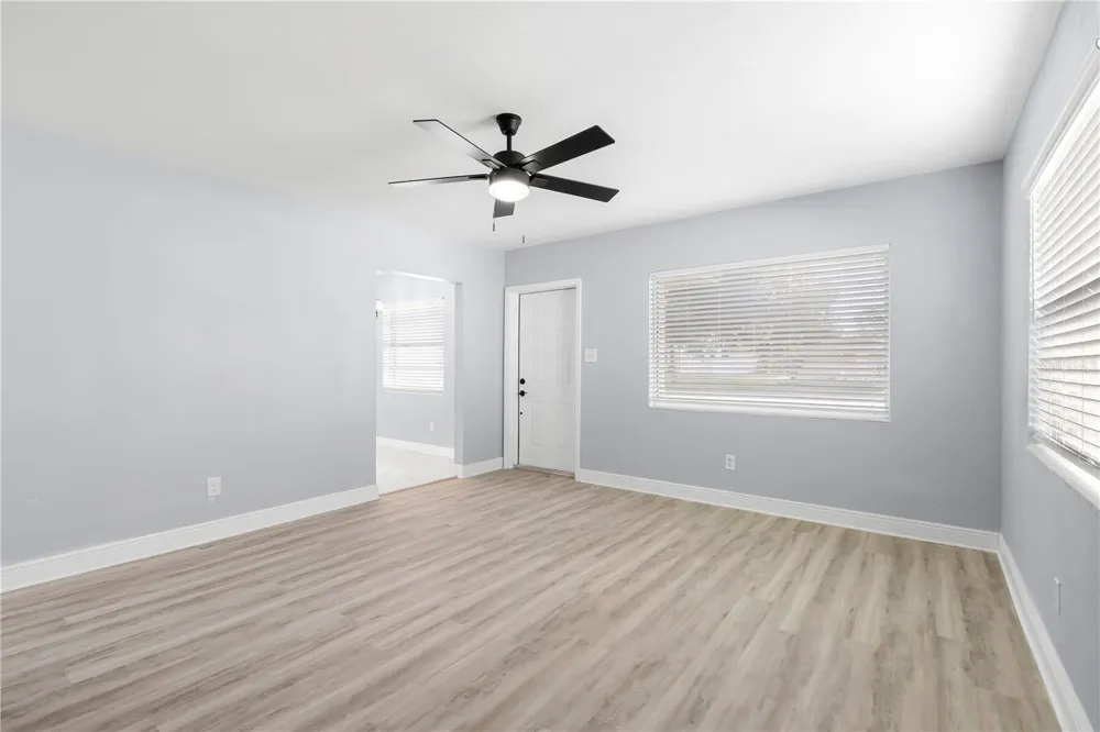 3921 W GRAY STREET Tampa, FL 33609