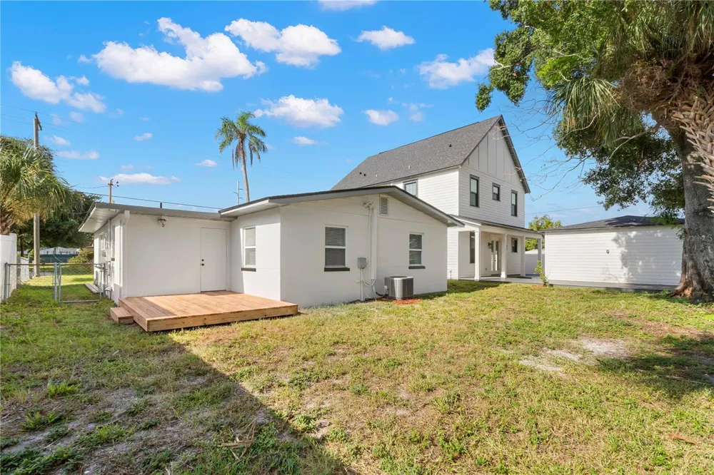 3921 W GRAY STREET Tampa, FL 33609