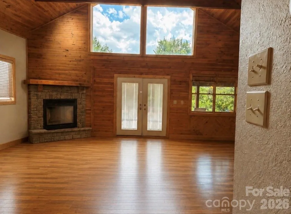 27 Apple Lane Murphy, NC 28906