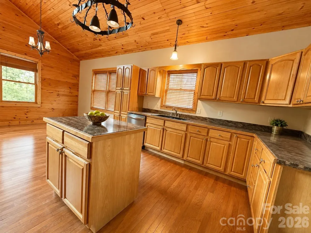 27 Apple Lane Murphy, NC 28906