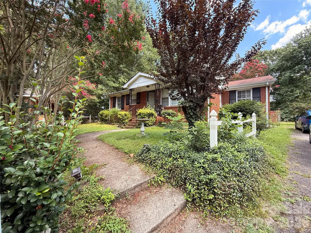 4310 Gillespie Court Charlotte, NC 28205