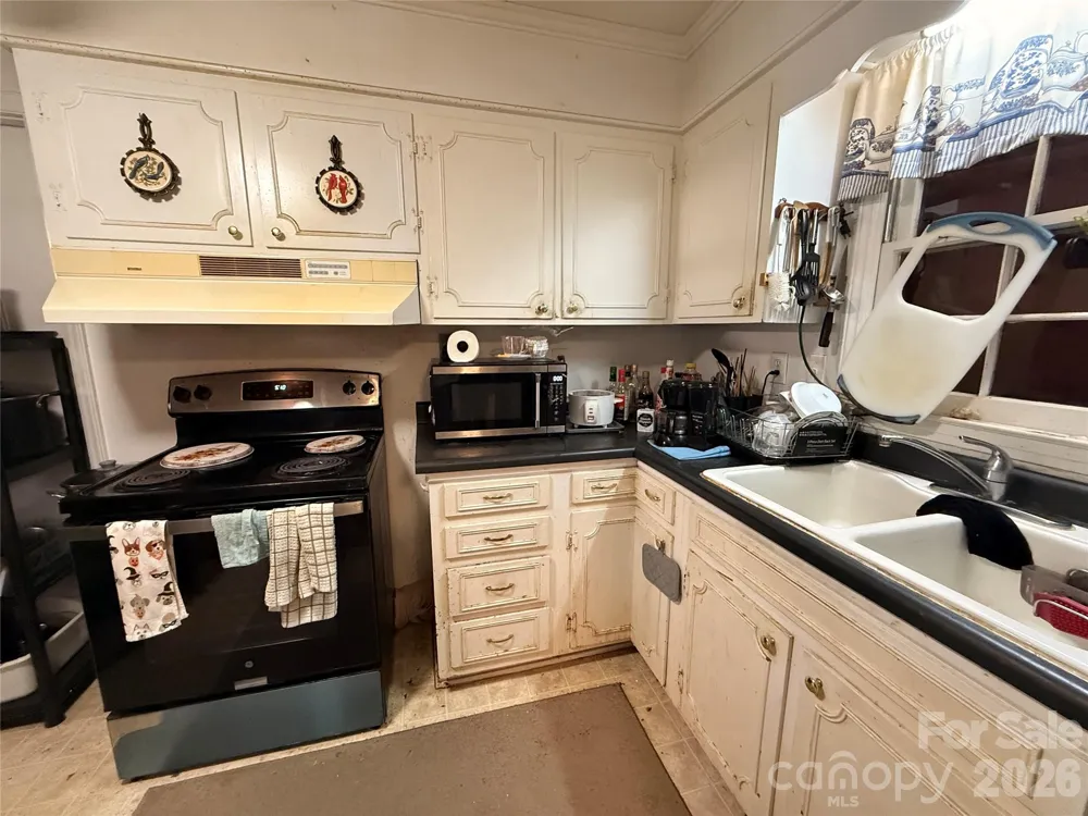 4310 Gillespie Court Charlotte, NC 28205