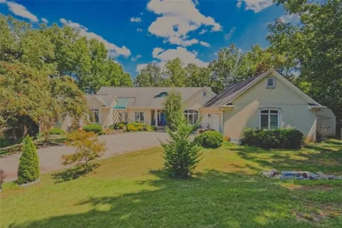 21 Rocky Circle NE