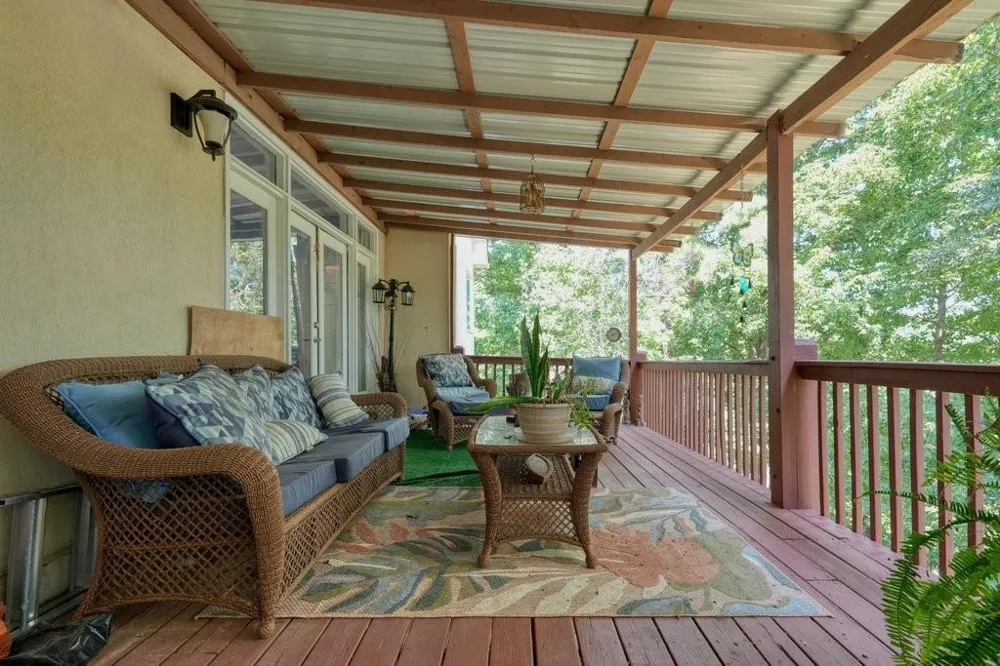 21 Rocky Circle NE White, GA 30184