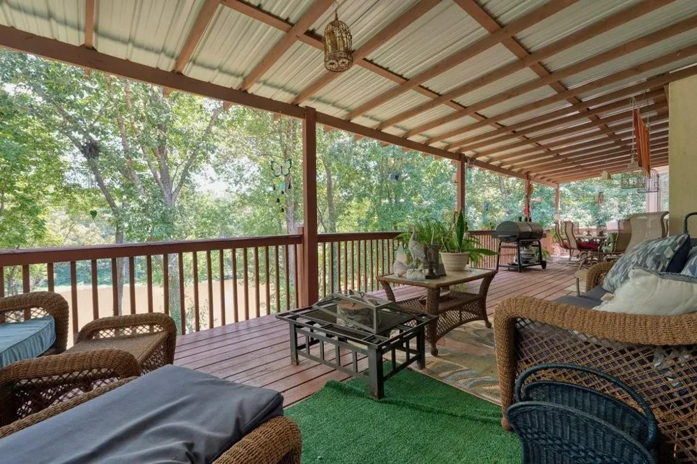 21 Rocky Circle NE White, GA 30184