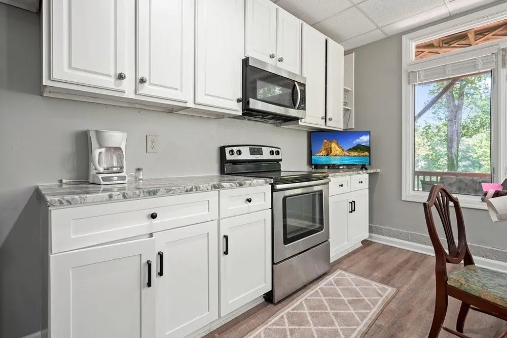 21 Rocky Circle NE White, GA 30184