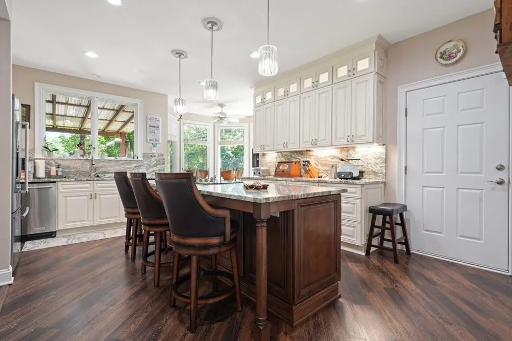 21 Rocky Circle NE White, GA 30184