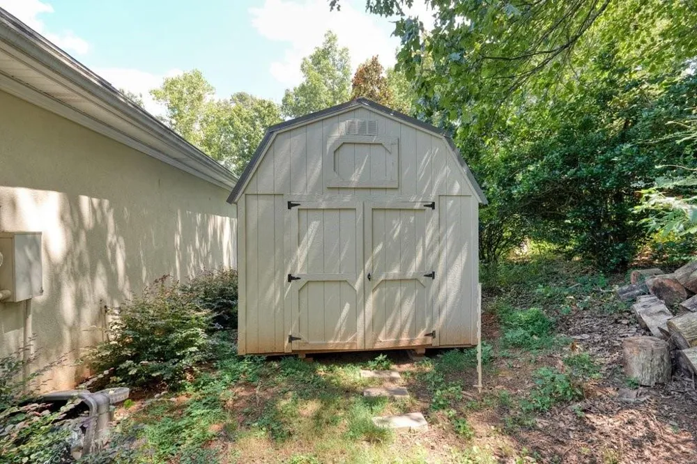 21 Rocky Circle NE White, GA 30184
