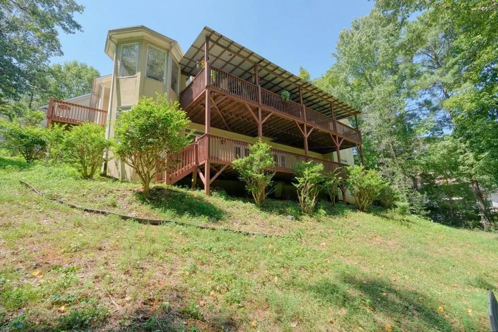 21 Rocky Circle NE White, GA 30184