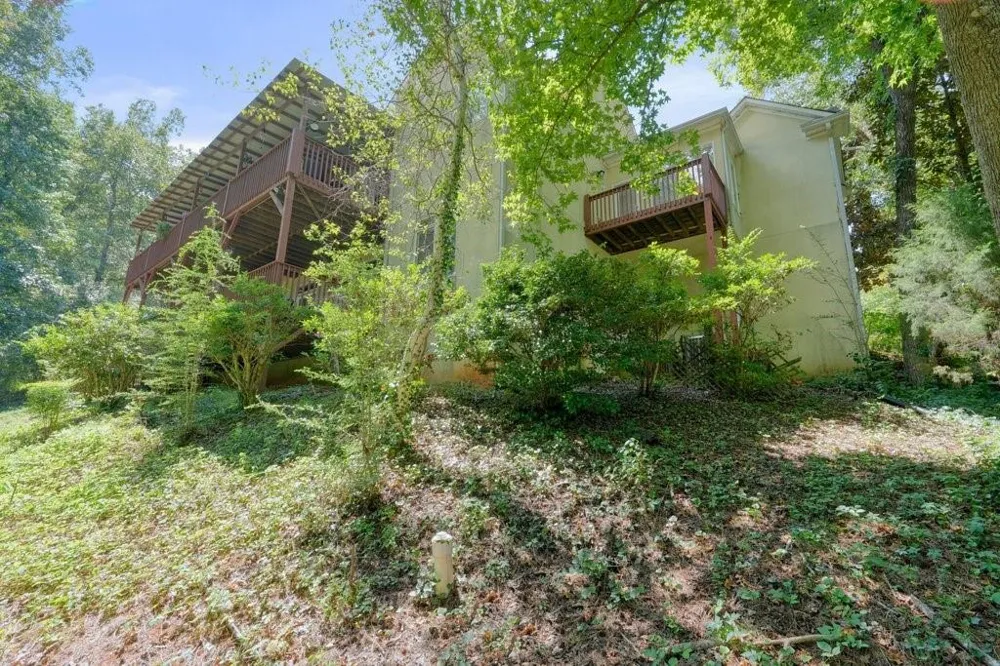 21 Rocky Circle NE White, GA 30184