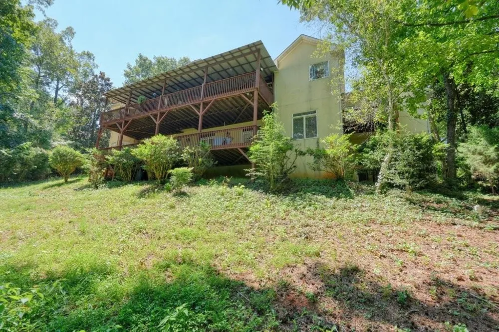 21 Rocky Circle NE White, GA 30184