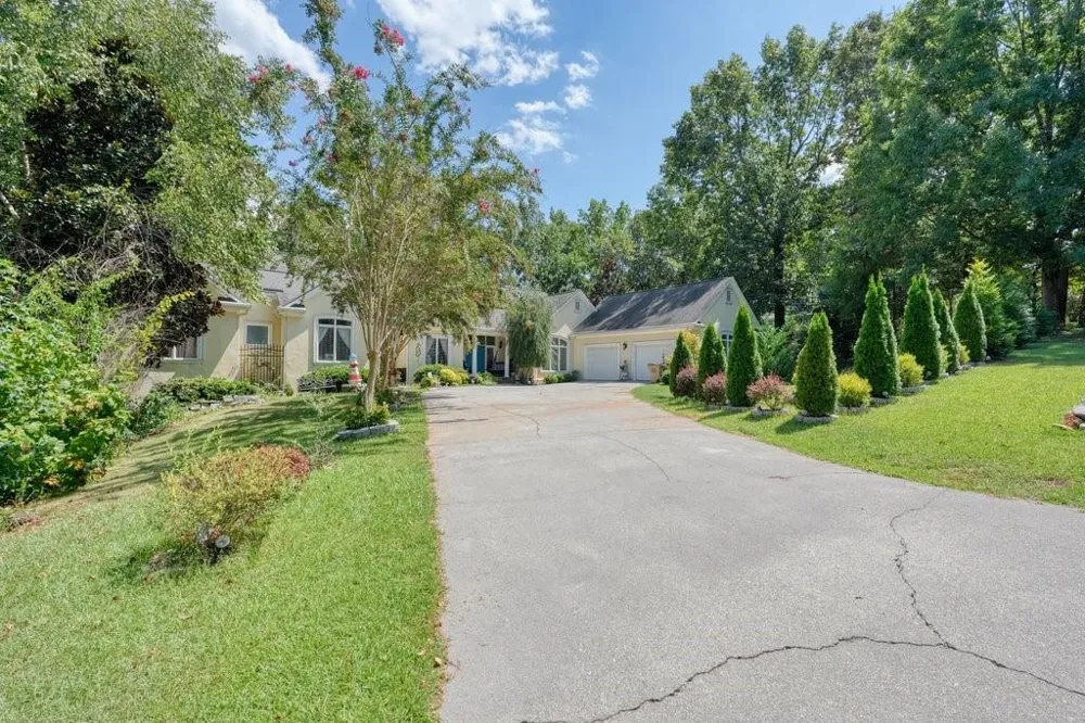 21 Rocky Circle NE White, GA 30184