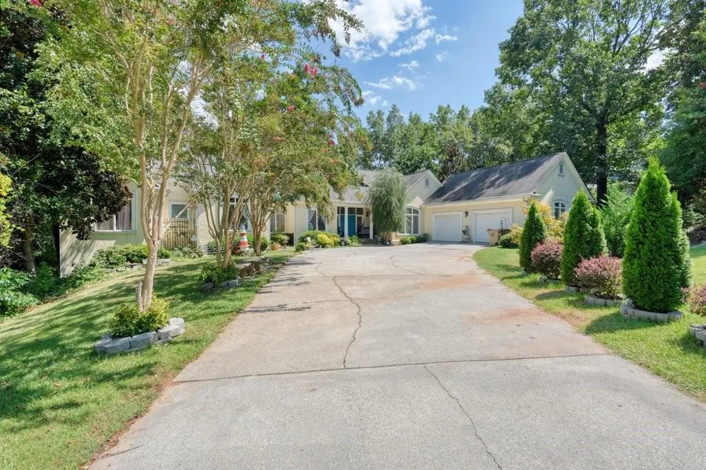 21 Rocky Circle NE White, GA 30184