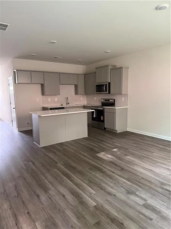2064 Crossing Road Stone Mountain, GA 30088