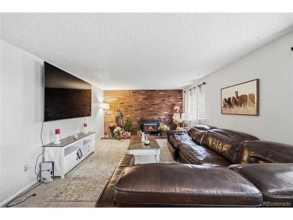 1110 S Salida Way Aurora, CO 80017