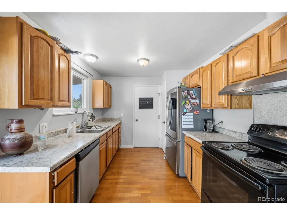 1110 S Salida Way Aurora, CO 80017