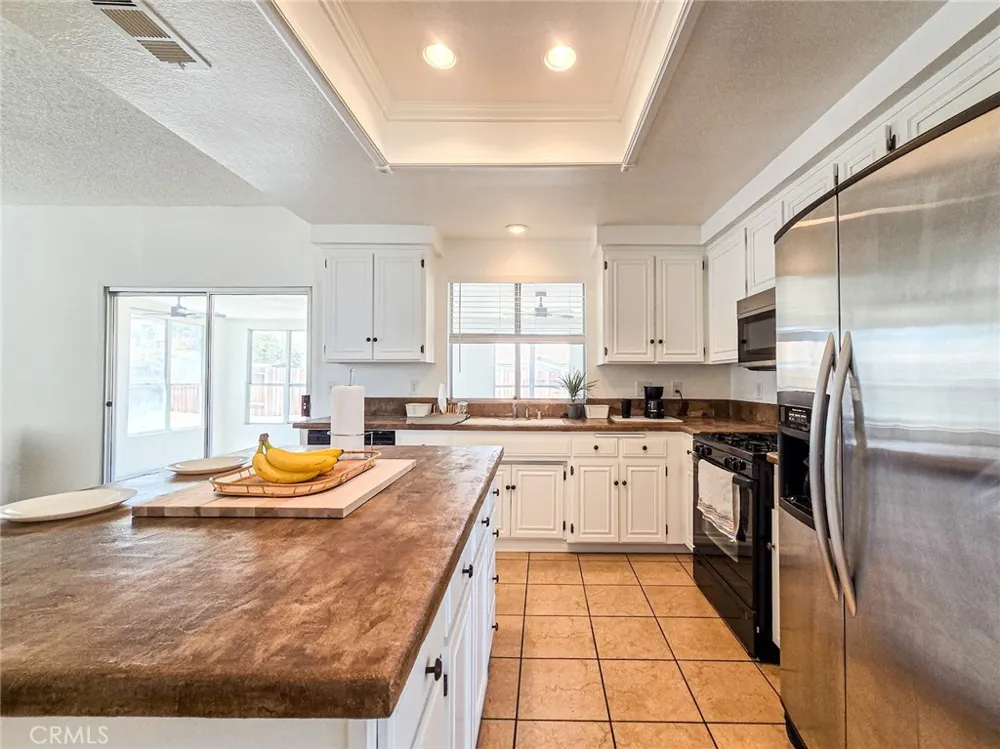 12416 Softwind Dr Victorville, CA 92395