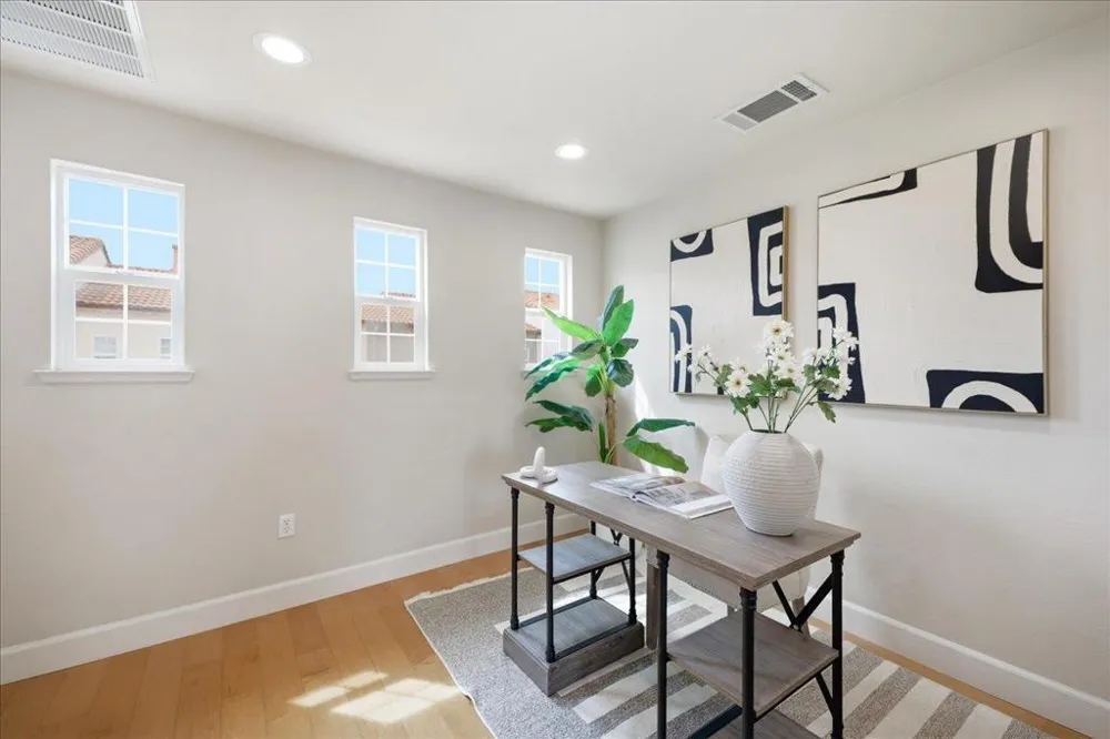 1710 Hillebrant Place Santa Clara, CA 95050
