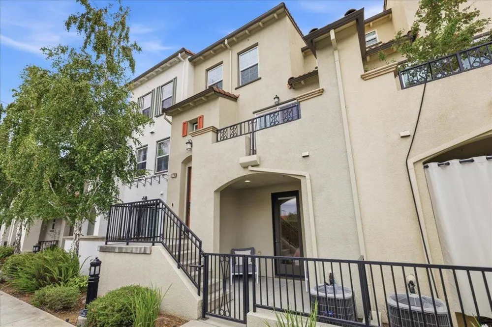 1710 Hillebrant Place Santa Clara, CA 95050
