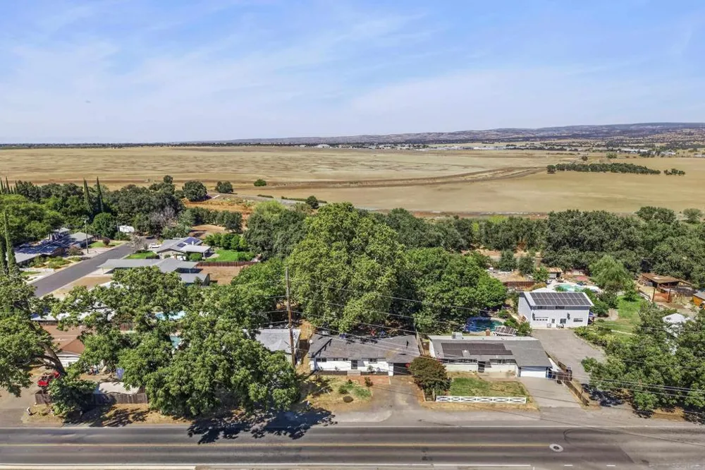 996 E Eaton Rd Chico, CA 95973