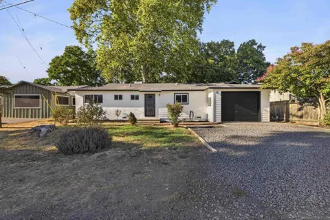 996 E Eaton Rd