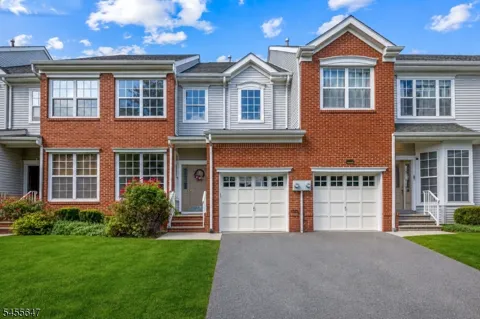 33 Gordon Circle