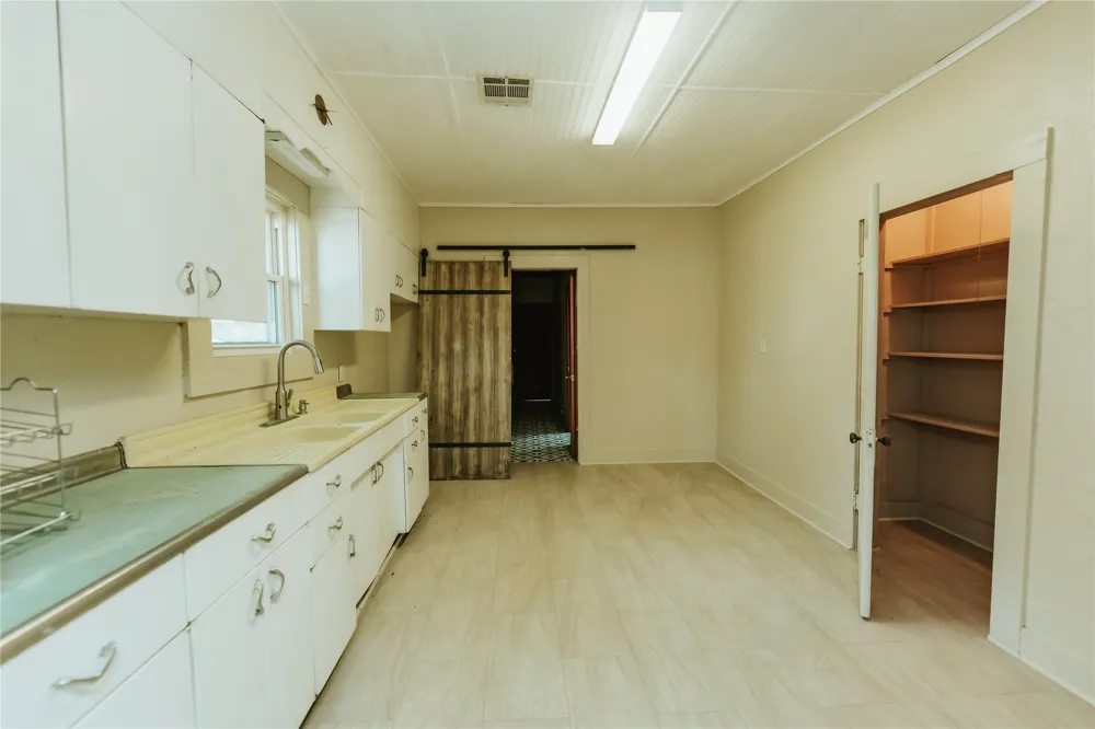 172 County Road 6350 Fairfax, OK 74637
