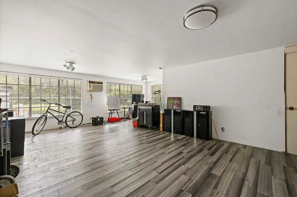 103 E Willis Street Leander, TX 78641