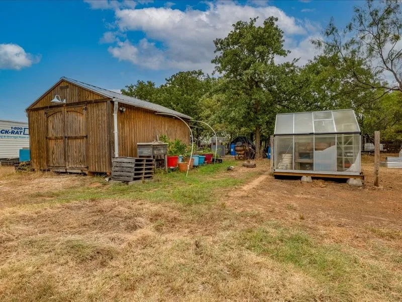 353 R And R Drive Springtown, TX 76082