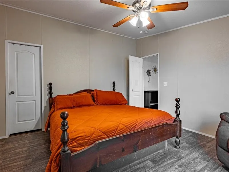 353 R And R Drive Springtown, TX 76082