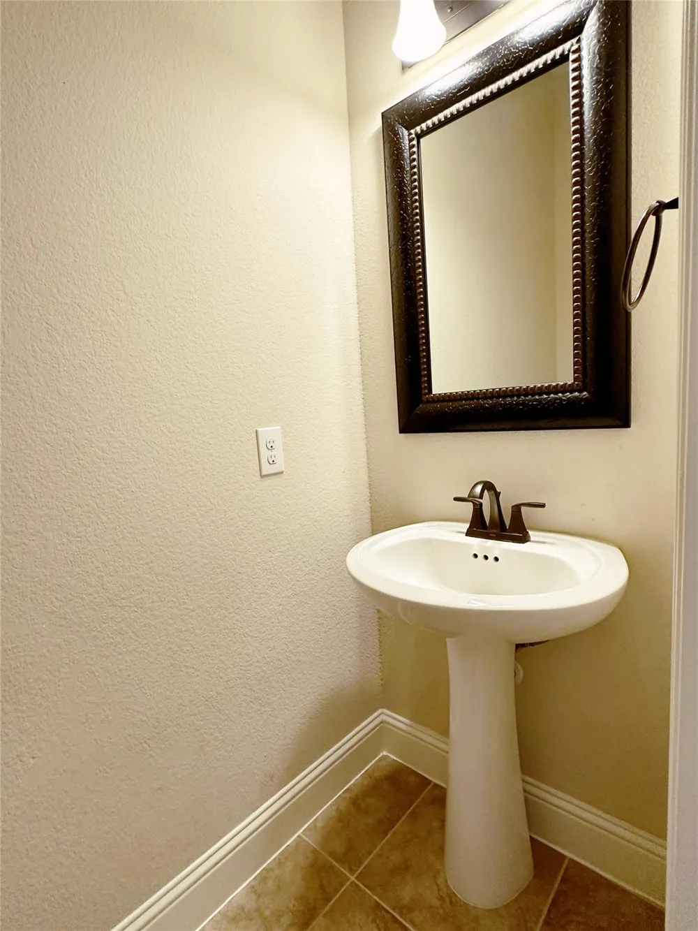 11 Silver Rock Drive Tomball, TX 77375
