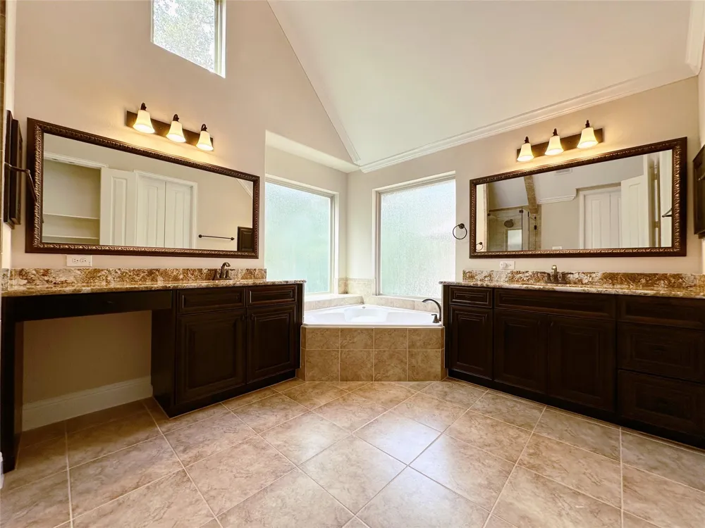 11 Silver Rock Drive Tomball, TX 77375