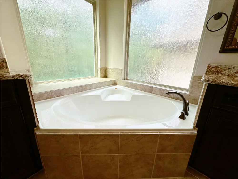 11 Silver Rock Drive Tomball, TX 77375