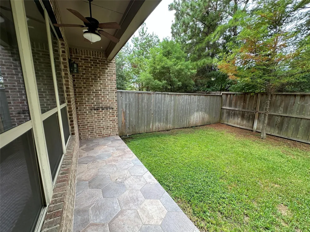 11 Silver Rock Drive Tomball, TX 77375