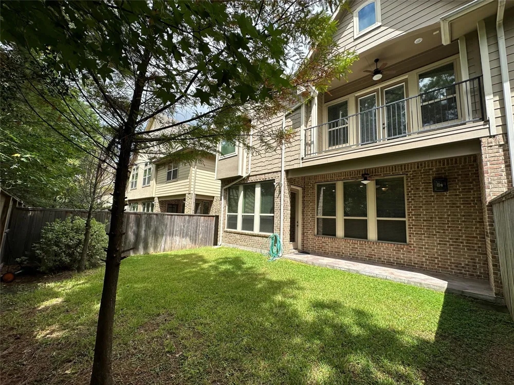11 Silver Rock Drive Tomball, TX 77375