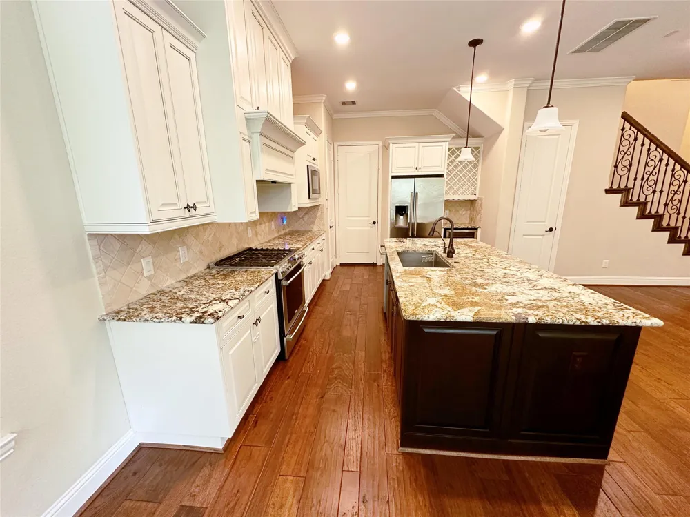 11 Silver Rock Drive Tomball, TX 77375