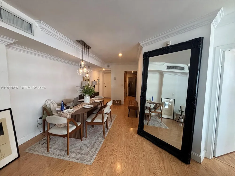 999 Brickell Bay Dr #1105 Miami, FL 33131