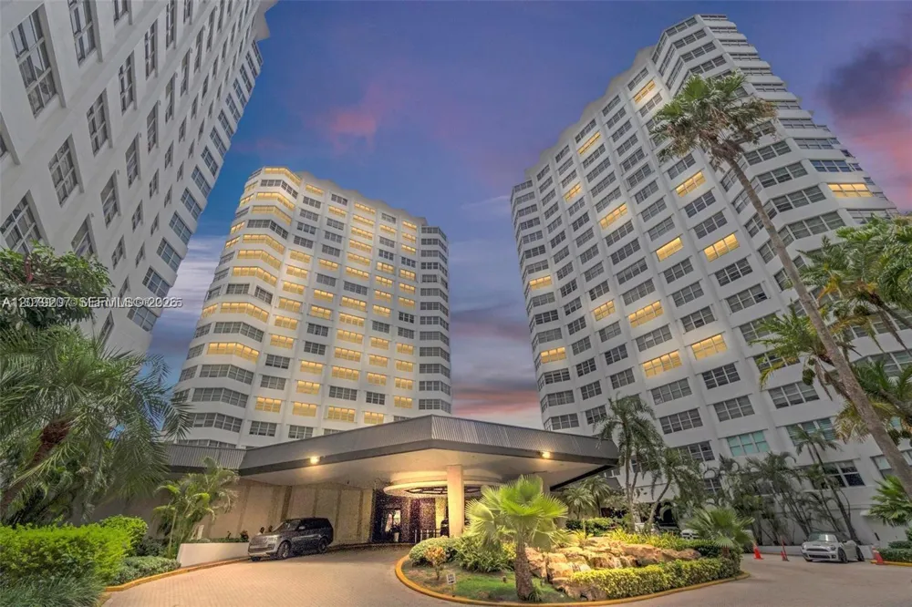 999 Brickell Bay Dr #1105 Miami, FL 33131
