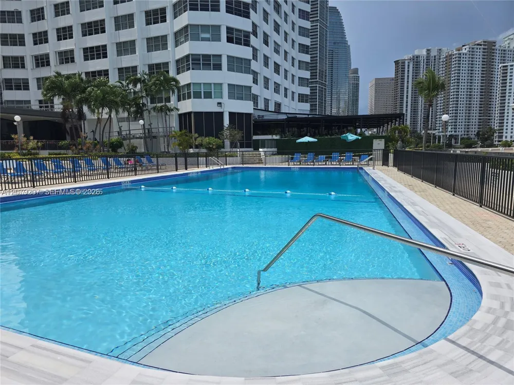 999 Brickell Bay Dr #1105 Miami, FL 33131