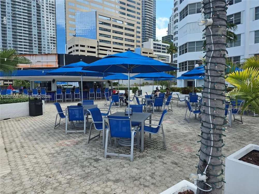 999 Brickell Bay Dr #1105 Miami, FL 33131
