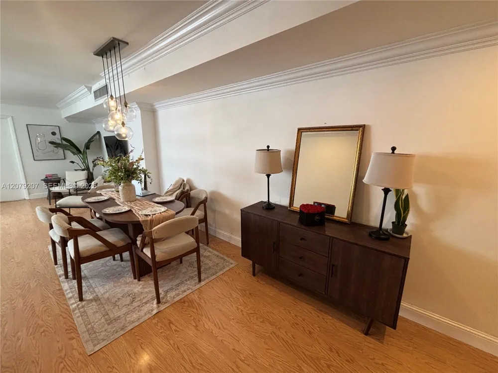 999 Brickell Bay Dr #1105 Miami, FL 33131