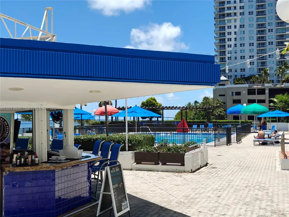 999 Brickell Bay Dr #1105 Miami, FL 33131