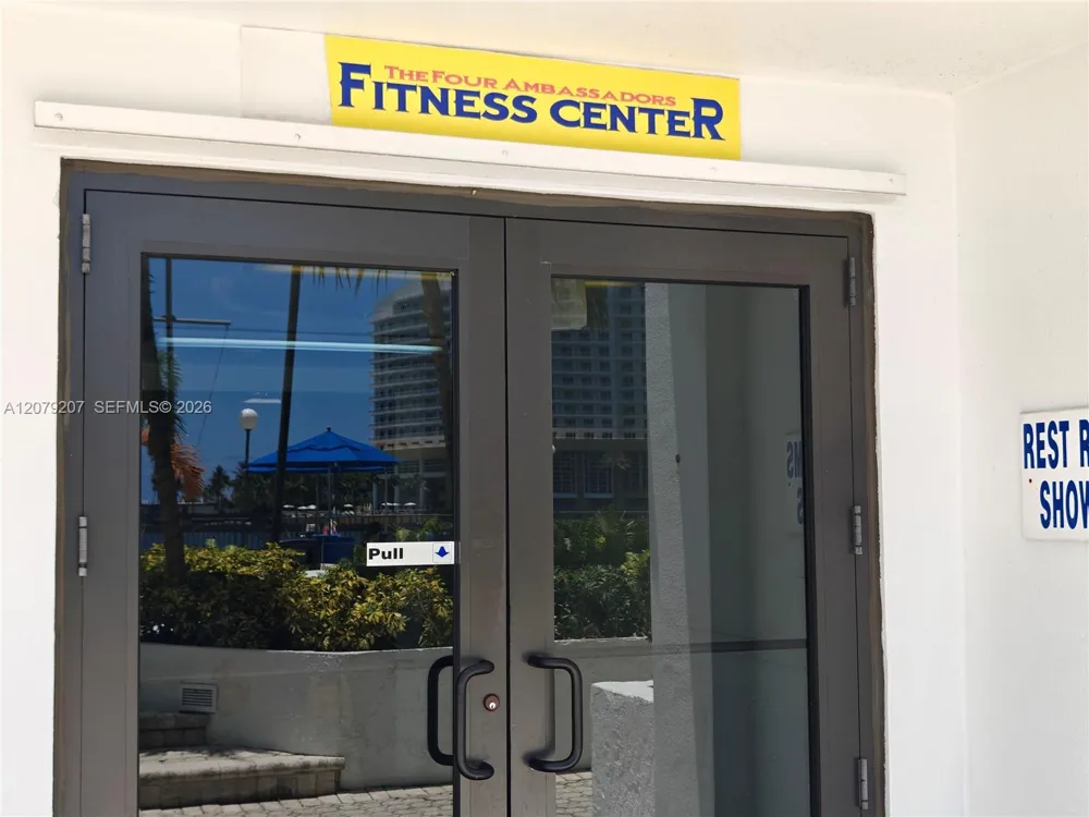 999 Brickell Bay Dr #1105 Miami, FL 33131
