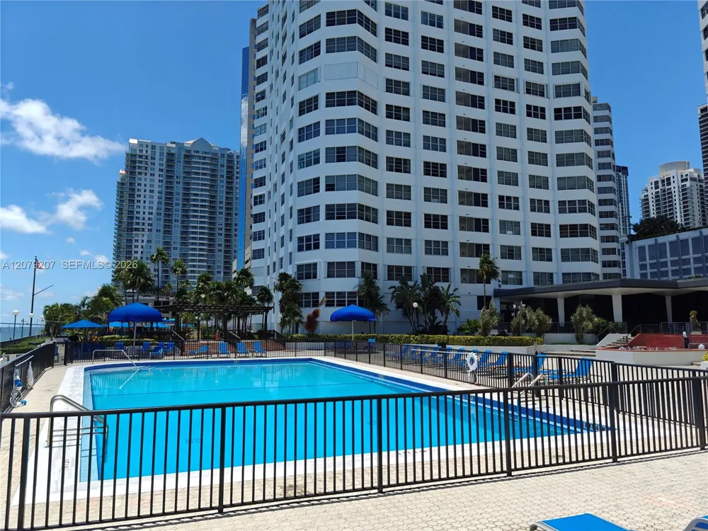 999 Brickell Bay Dr #1105 Miami, FL 33131
