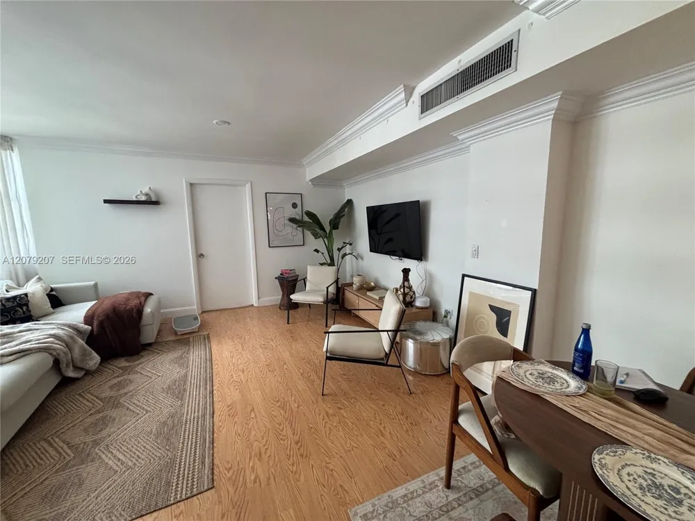 999 Brickell Bay Dr #1105 Miami, FL 33131