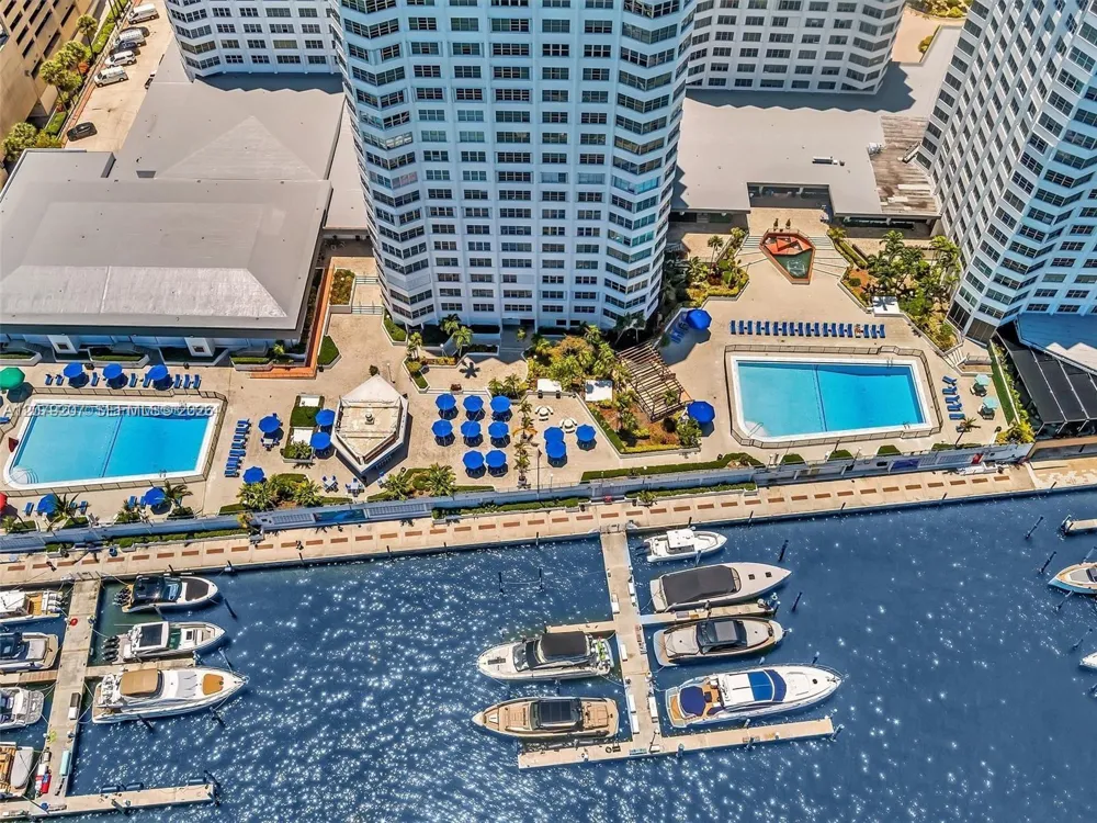 999 Brickell Bay Dr #1105 Miami, FL 33131