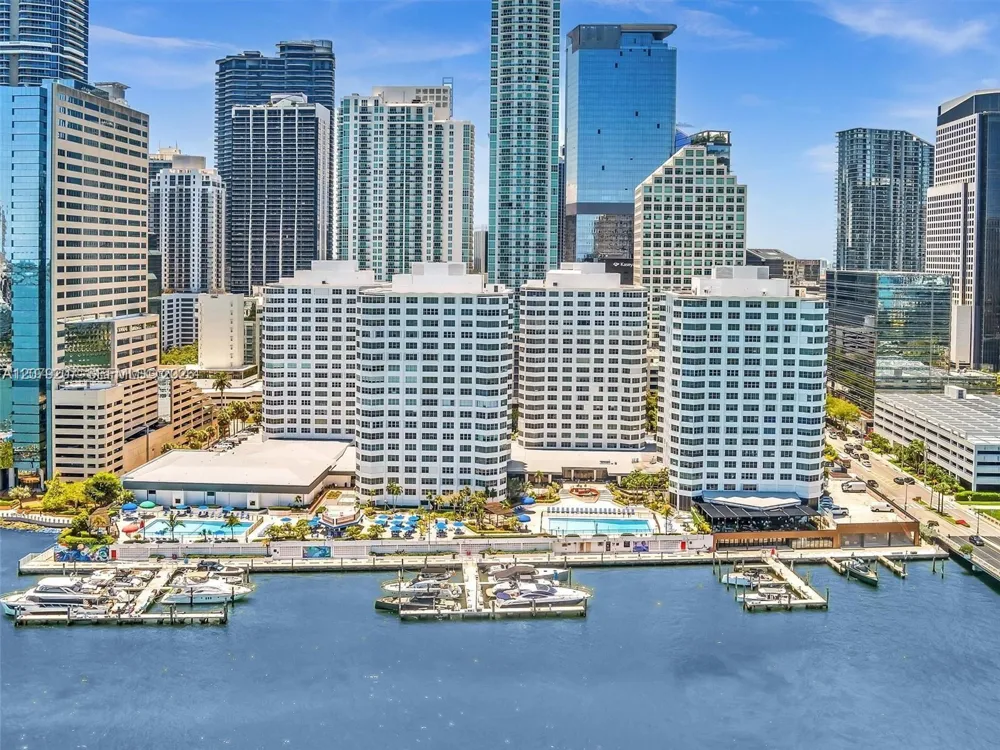 999 Brickell Bay Dr #1105 Miami, FL 33131
