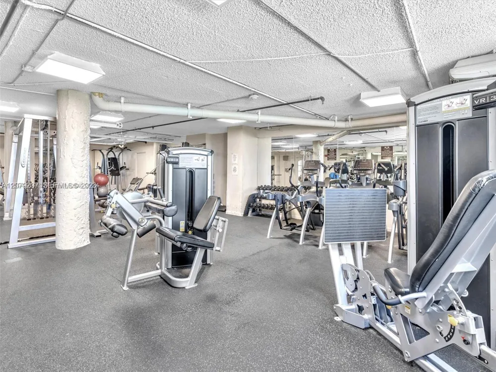 999 Brickell Bay Dr #1105 Miami, FL 33131